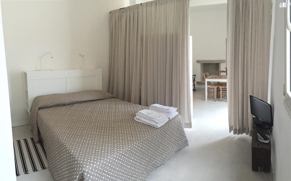 Tenuta Sant'Andrea Giuggianello Δωμάτιο φωτογραφία