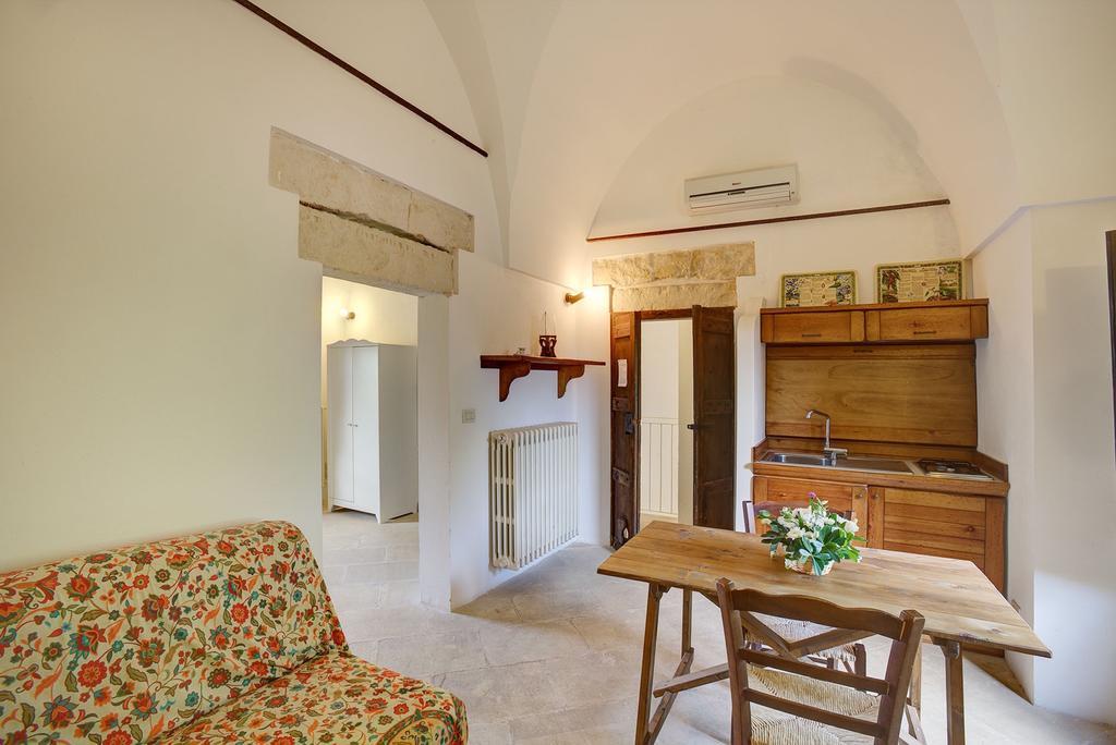 Tenuta Sant'Andrea Giuggianello Δωμάτιο φωτογραφία